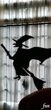 魔女のシルエット