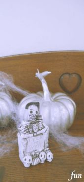 シルバーのかぼちゃとドクロの飾り