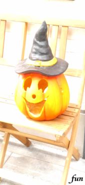 帽子をかぶったハロウィンランタン