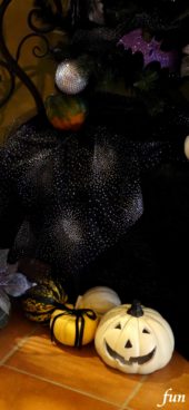 白いハロウィン飾り