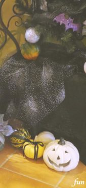 白いハロウィン飾り