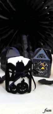 ハロウィンのキャンドル飾り