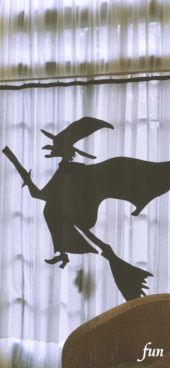 魔女のシルエット