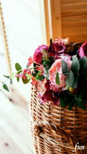 カゴに飾った花