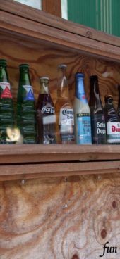 店のショーウインドウ