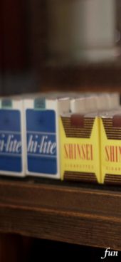 店のショーウインドウ