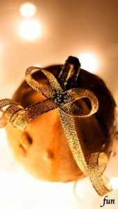 金色のツリー飾り