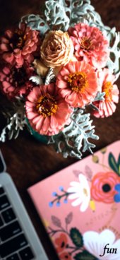 ワークスペースのピンクの花