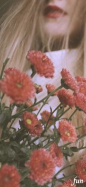 ピンクの花と女性