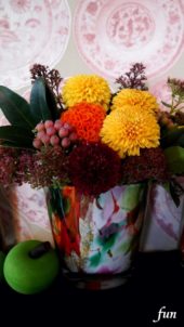 元気が出そうな色の花