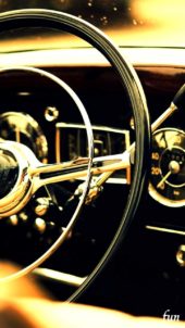 レトロな車のハンドル