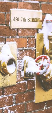 雪が積もった消火栓