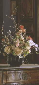 くすみカラーの花