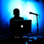 iPhone12Mini・13Miniロック画面等の音楽の無料壁紙・待受けを配信中