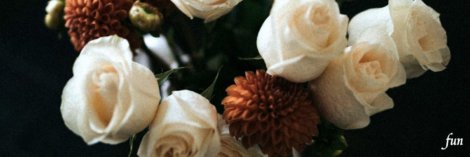 ブラウンと白の花