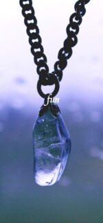 クリスタルペンダント