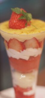 苺パフェ