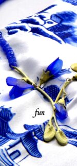 青いアクセサリー