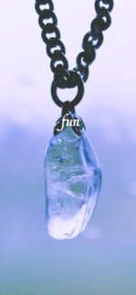 クリスタルペンダント