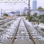 雪が残る線路