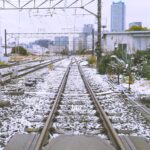 雪が残る線路