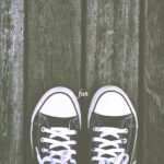 黒いスニーカー