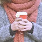 温かい飲物と女の子