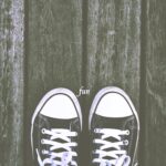 黒いスニーカー