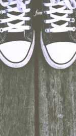 黒いスニーカー