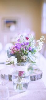 テーブルのナチュラルな花