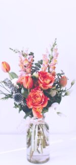 オレンジ色の花