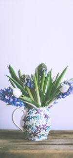 おしゃれ柄の花瓶と花