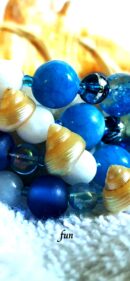 青いビーズ