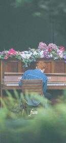 ピアノを弾くヒト