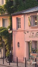 ピンクのカフェ