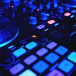 iPhone12Mini・13Miniロック画面等の青い無料壁紙・待受けを配信中