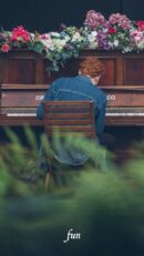 ピアノを弾く人