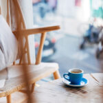 iPhone11ProMax・XsMaxのコーヒーがある風景の壁紙が取り放題