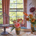 iPhone14・13・13 Pro・12・12 Pro の秋の花の壁紙を配信中