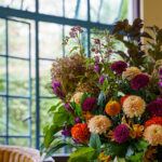 iPhone14Pro・iPhone15・15Proの秋の花の壁紙を配信中